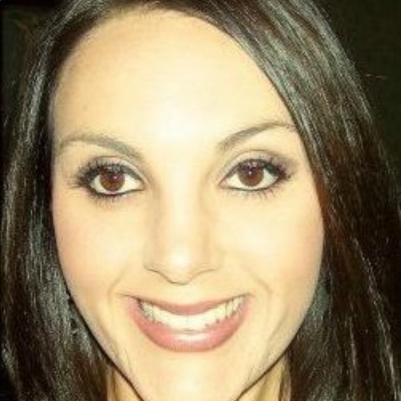 Meet your Posher, Stephanie - Picture 1 of 1